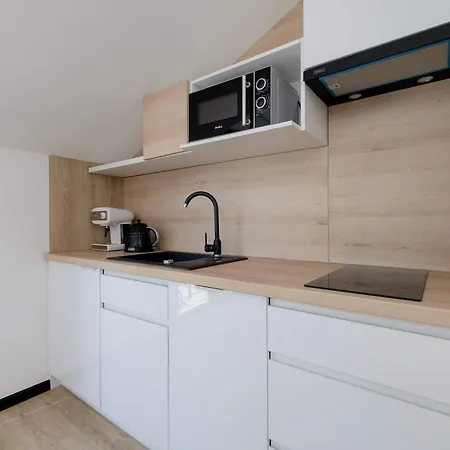 Nowoczesny W Szczyrku Z Umeblowanym Balkonem By Renters Apartment