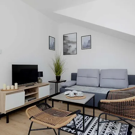 Nowoczesny W Szczyrku Z Umeblowanym Balkonem By Renters Apartment *