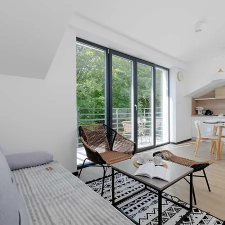 Nowoczesny W Szczyrku Z Umeblowanym Balkonem By Renters Apartment Szczyrk